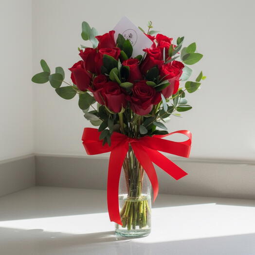 Ramo Clasico de Rosas Rojas con Eucalipto