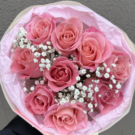 Strauß aus rosa-tee-farbenen Rosen