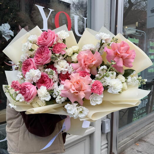 Nuvola di Sentimenti" Bouquet Taglia L(Rosa francese, Rosa Pink Expression, Rose spray, Lisianthus, Garofani, Matthiola)