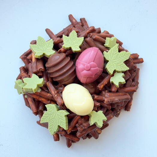 Wielkanocne czekoladowe gniazdko