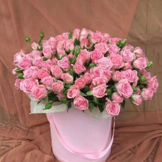 Розы кустовые в коробочке нежные розовые