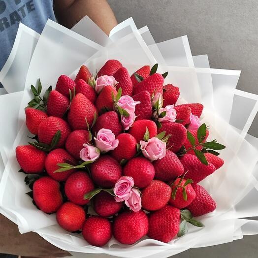 Maasika koos roosakobar