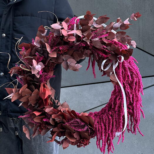 WIENIEC | WIENIEC Wykonany z naturalnych roślin, który długo zachowuje świeżość