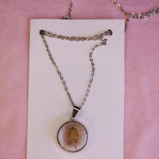 Pendant with flowers