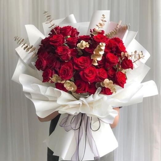 50 rosas rojas de amor