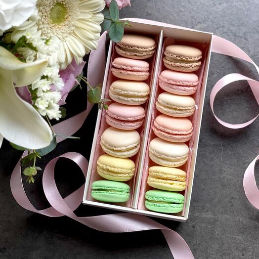 14 Macaroons from the French Bakery