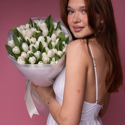 51 white tulips bouquet