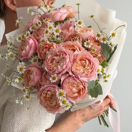 "Peach marshmallow" - roses Juliette and daisies