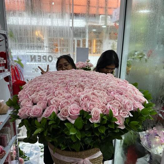 Basket 301 sweet pink roses