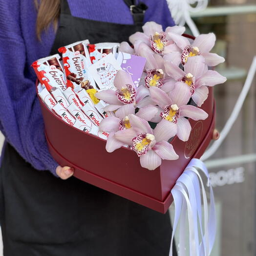 Коробка сердце с сладостями - "Виталия"