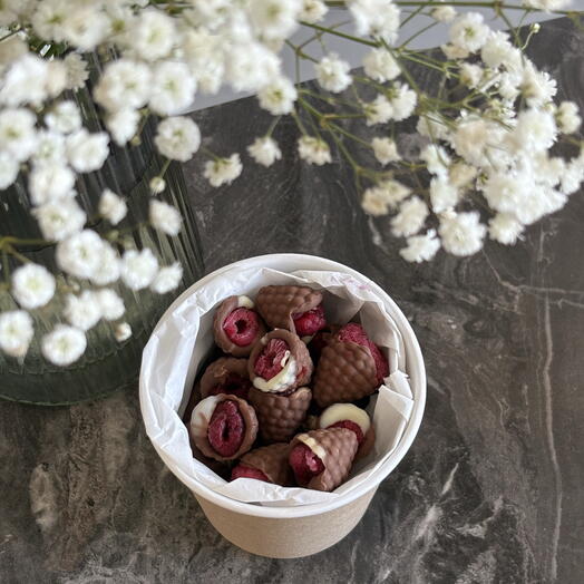 Малина в шоколаде