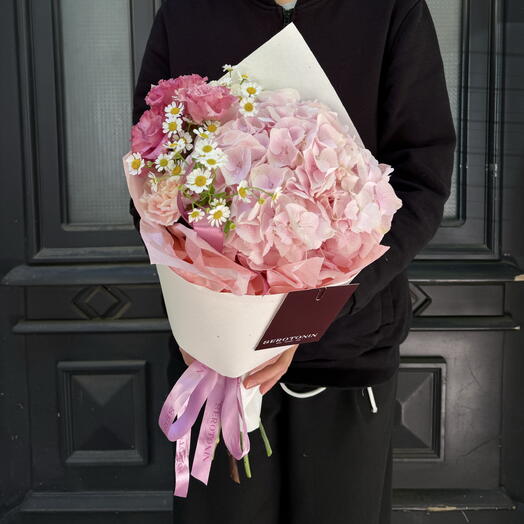 Hydrangea, Carnation   Chamomile Pink Mix
