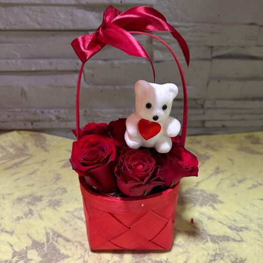 Roses basket with bear