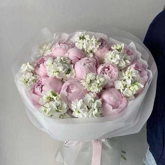 Дуо букет пионы и маттиола