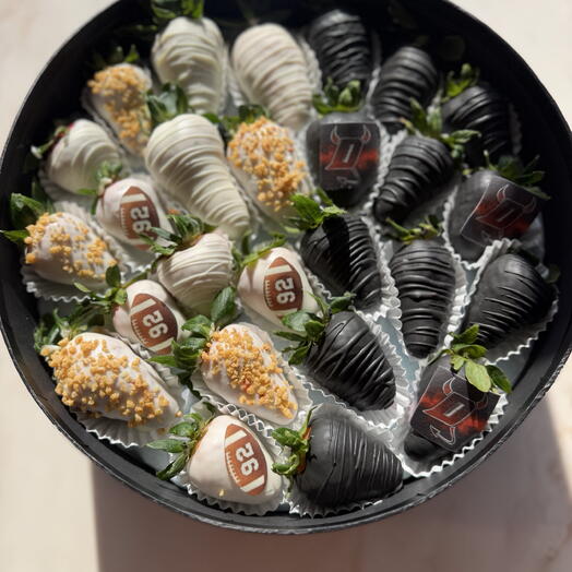 Custom Design Strawberry Box ⭐