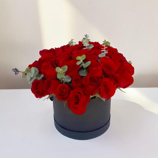 Caja circular rosas rojas