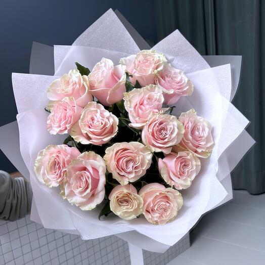 Букет розовых роз