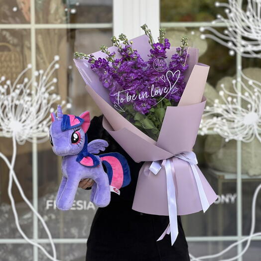 Букет маттиол, игрушка пони - "Fleur de Lavande"