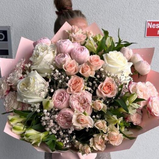 Florist choice bouquet in pastel colors, M size