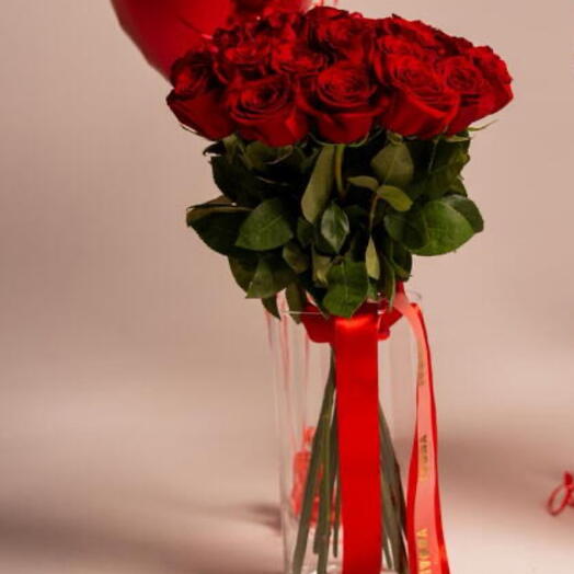 25 red roses