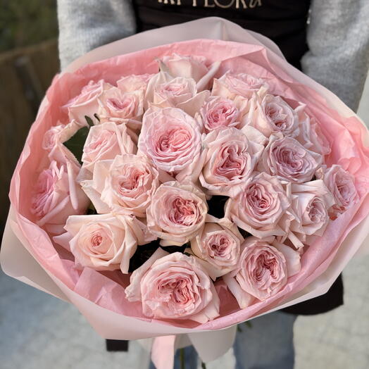 Bukiet 15 roż O Hara „Pudrowa Elegancja