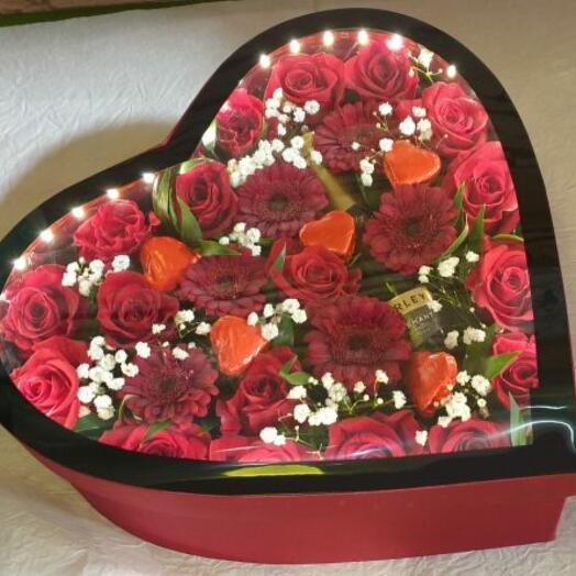 Heart-shaped rose box with LED lighting and champagne