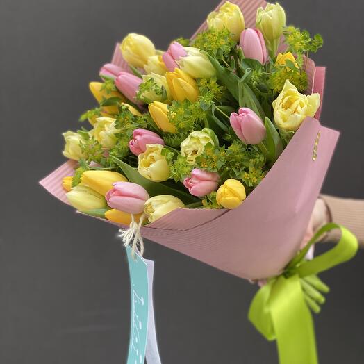 Żołty rożowy tulipan