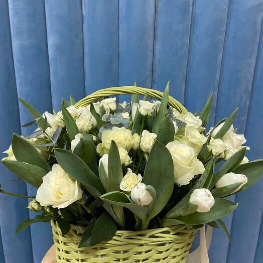 Корзина с цветами " Для тебя"