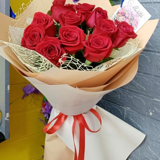 11 red roses bouqet