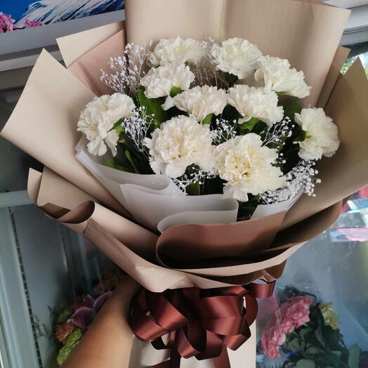 10 White Carnations Flower Bouquet