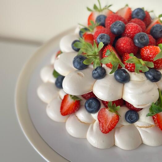 Dessert Pavlova