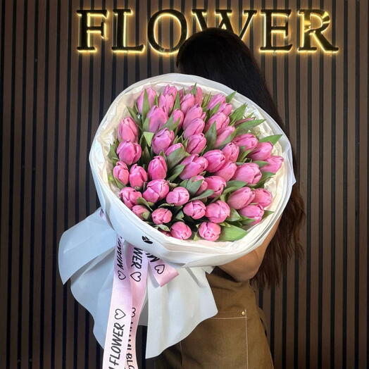 Букет розовых тюльпанов