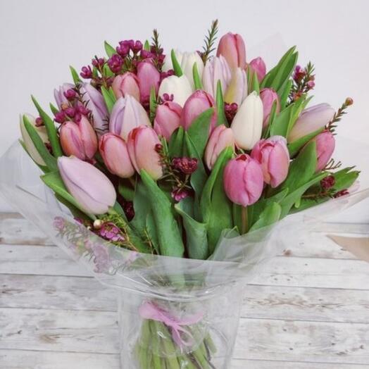 Pastel tulips boquet