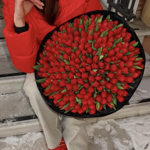 Букет из 101 тюльпана