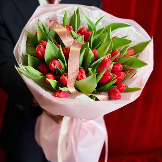 ♥️ 27 Red Tulips