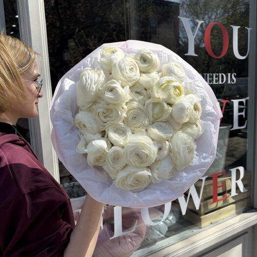 30 white ranunculus bouquet