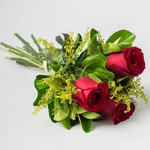 Mono Bouquet with red roses