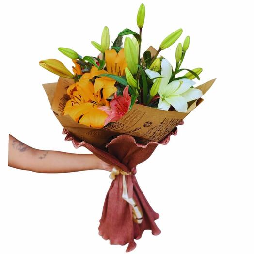 Ramo de flores liliums lirio terra