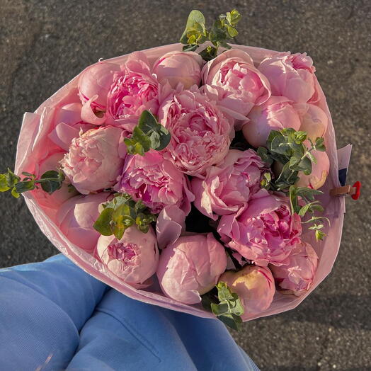 Пионы с эвкалиптом