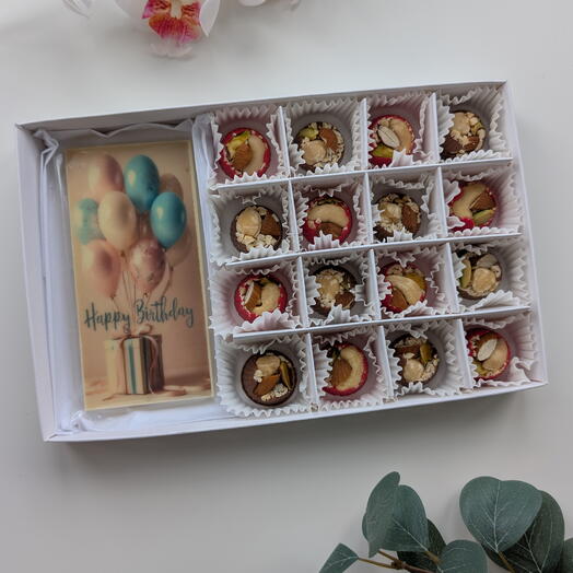 Conjunto de chocolate: tablete com imagem (happy birthday) e bombons