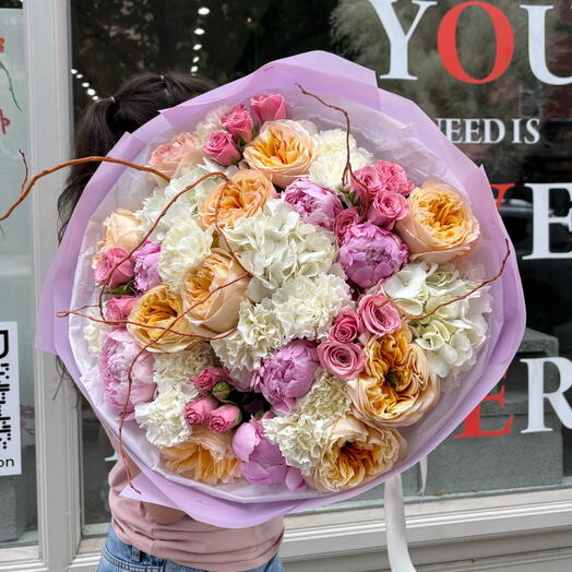 Summer Bouquet L size( peonies, garden roses, hydrangeas , spray roses)