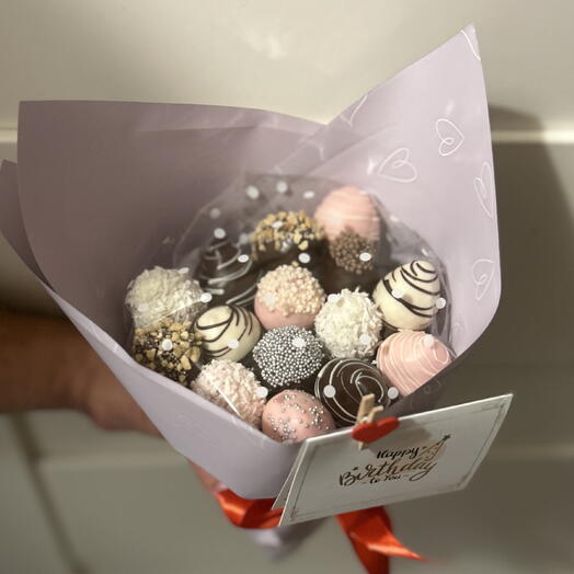 Chocolate-covered strawberries 19 pcs