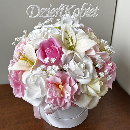 caja de flores flores de jabón ramo regalo rosas día de la mujer