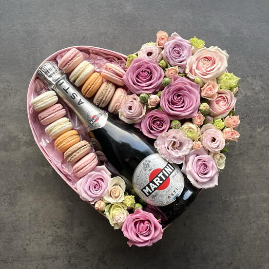 Pink heart with Asti Martini and macarons L
