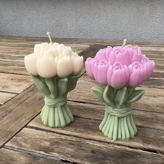 Small bouquet of shining tulips
