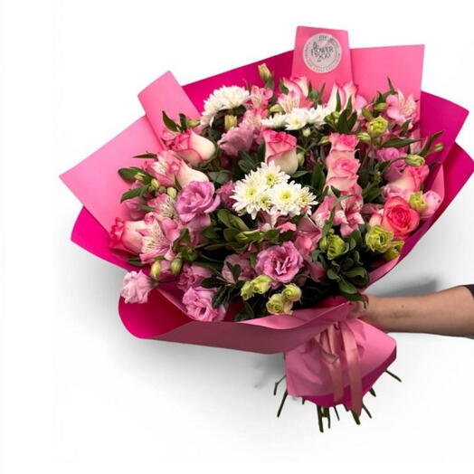 A bouquet of long roses