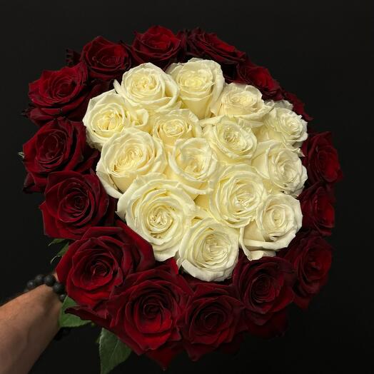 29 Ecuadorian Roses Ring