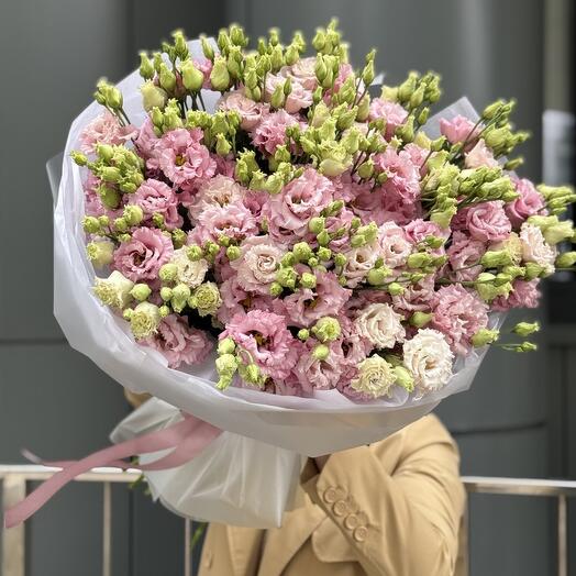 Букет Алиса из 25 веток кружевной нежной розовой эустомы