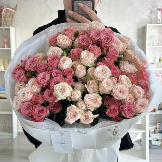 Bouquet of spray roses