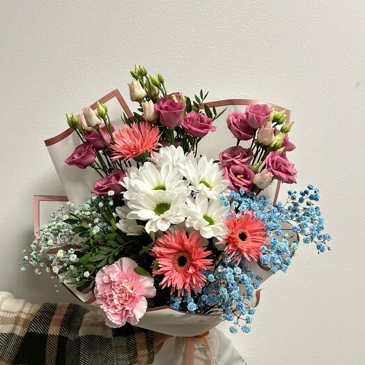 Mixed blue and pink bouquet